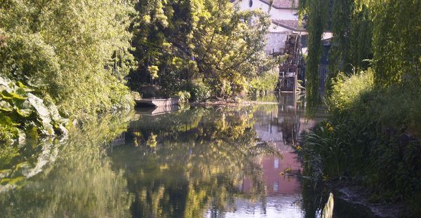 Fiume Fibreno con vista del rotone del Ristorante Mingone